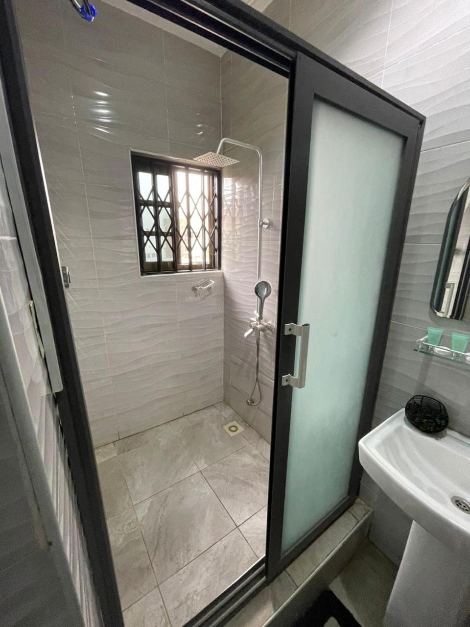 Cloud9 Luxury Apartments Accra Ngoại thất bức ảnh