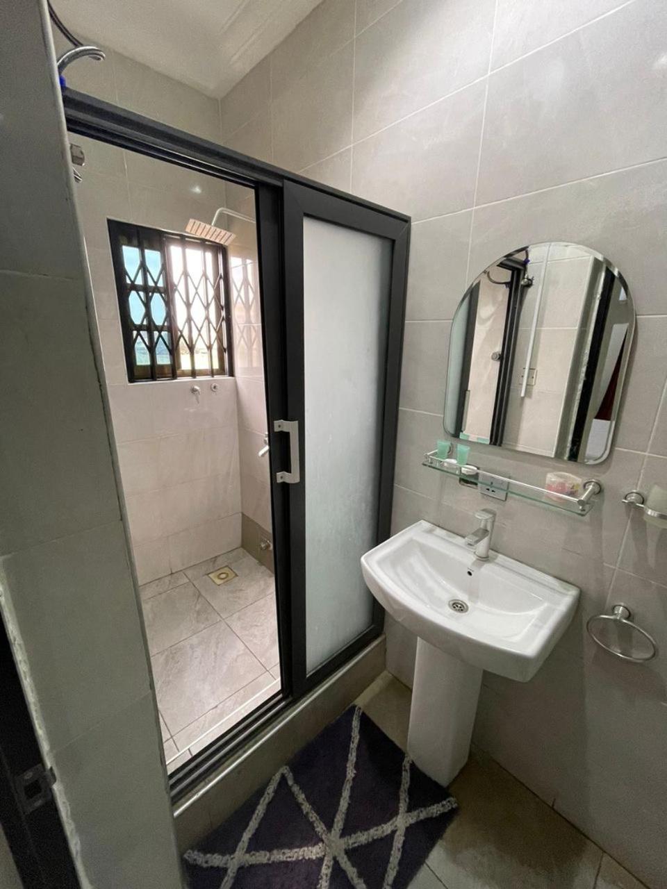 Cloud9 Luxury Apartments Accra Ngoại thất bức ảnh